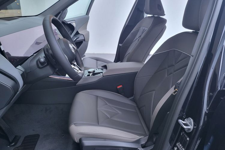 宝马X3 2025款 xDrive30L 领先型 M运动套装中控内饰7002