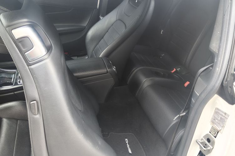 奔驰C级(进口) 2017款 C 200 4MATIC 轿跑版中控内饰7007