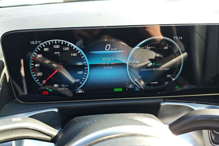 奔驰EQB 2022款 EQB 260中控内饰15