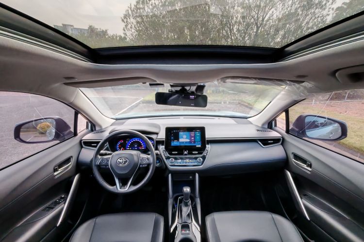 丰田 卡罗拉锐放 2022款 2.0L 旗舰版中控内饰7002