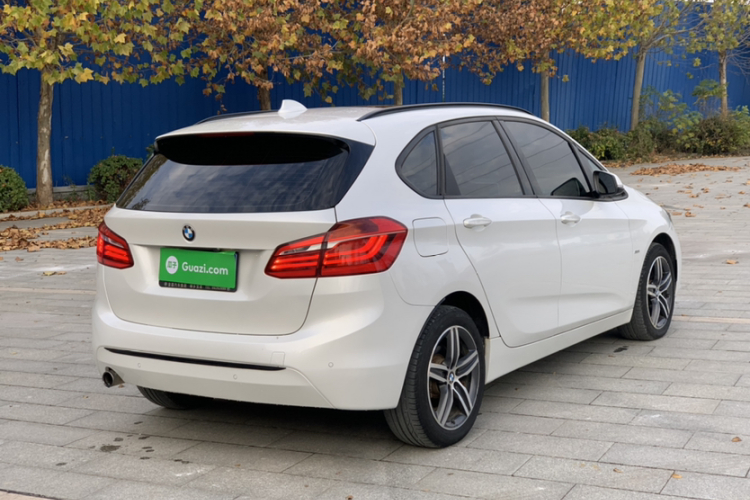 宝马2系旅行车 2016款 218i 运动设计套装车身外观6008