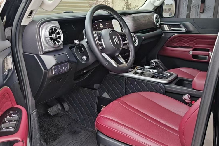 坦克300 2023款 越野版 2.0T 征服者中控内饰7002