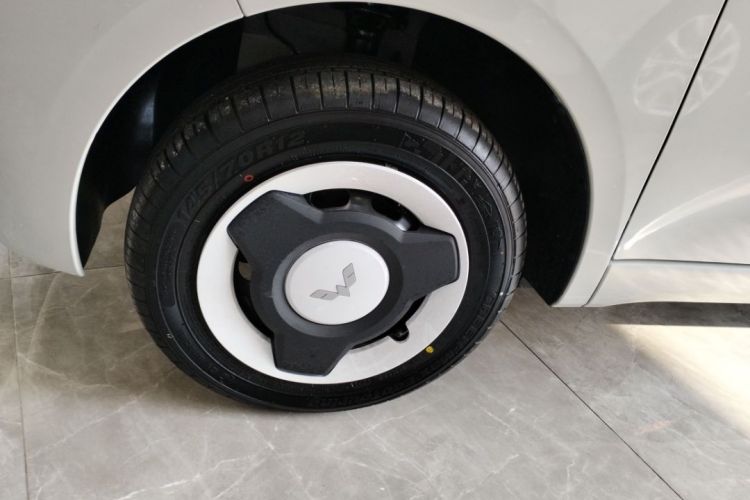 五菱汽车 宏光MINIEV 2024款 第三代 215km 青春版车身外观6007