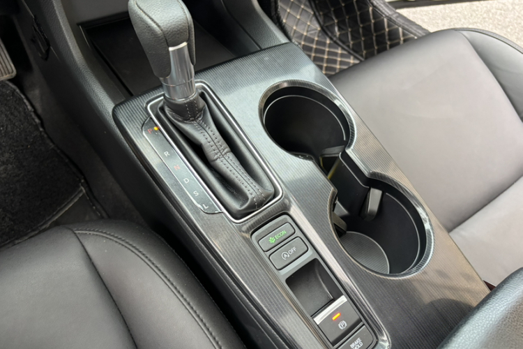 本田 型格 2022款 240TURBO CVT科技版中控内饰7005