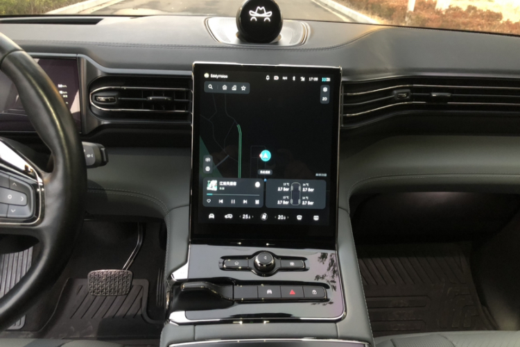 蔚来ES8 2020款 580KM 签名版 六座版中控内饰7004