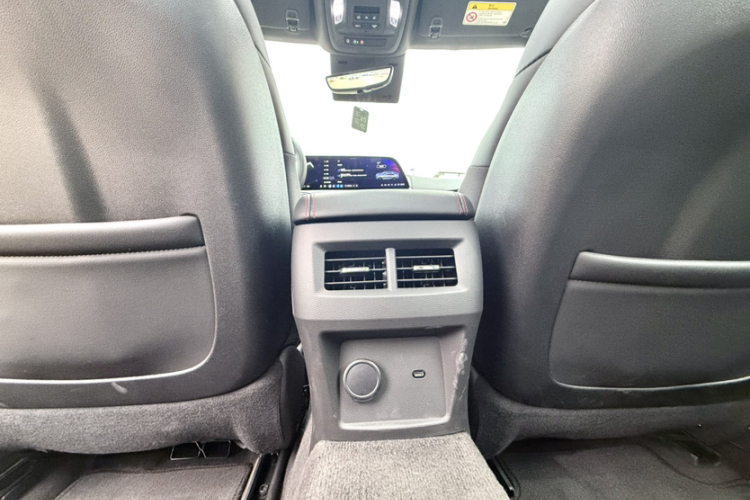 凯迪拉克CT5 2024款 28T 铂金型中控内饰7005