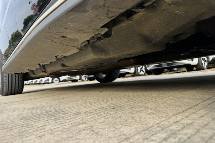 奔驰M级 2014款 ML 400 4MATIC动感型局部细节9001