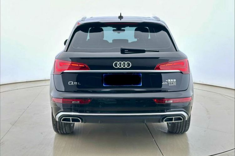 奥迪Q5L 2022款 改款 45T 豪华动感型车身外观6010