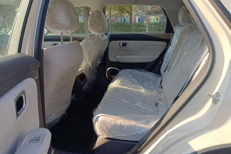 埃安 AION UT 2025款 330星辉版中控内饰7004