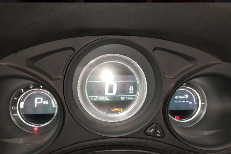 雪铁龙C4L 2016款 1.6T 自动领先型中控内饰15