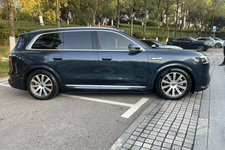 鸿蒙智行 问界M8 2025款 纯电 Max+ 六座长续航版车身外观6004