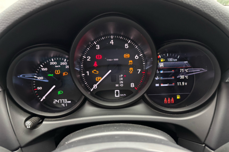 保时捷 2023款 Macan 2.0T中控内饰15