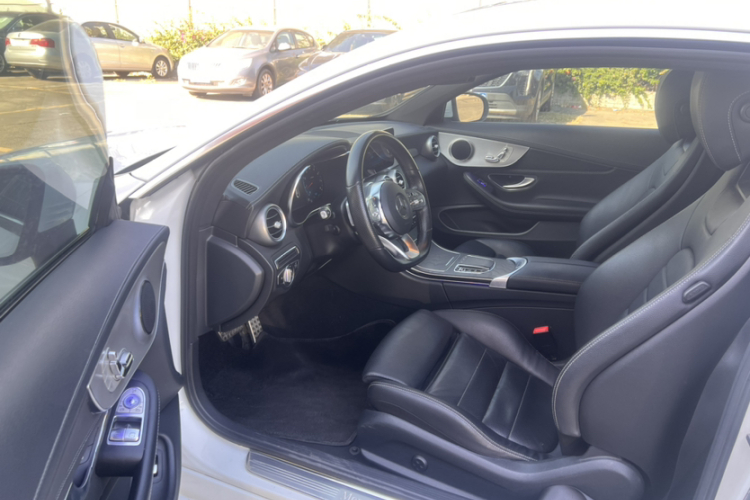 奔驰C级(进口) 2019款 C 260 轿跑车局部细节19