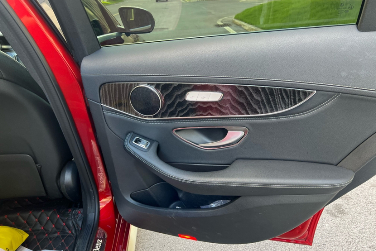 奔驰C级 2018款 C 200 L 运动版中控内饰7011