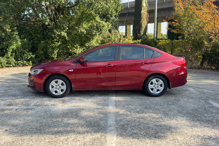 雪佛兰 科沃兹 2019款 320 手动欣享版车身外观6006