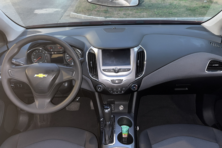 雪佛兰 科鲁兹 2018款 320 自动先锋天窗版中控内饰7009