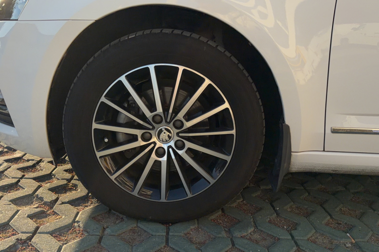 斯柯达 明锐 2019款 1.5L 自动智行豪华版 国VI车身外观6007