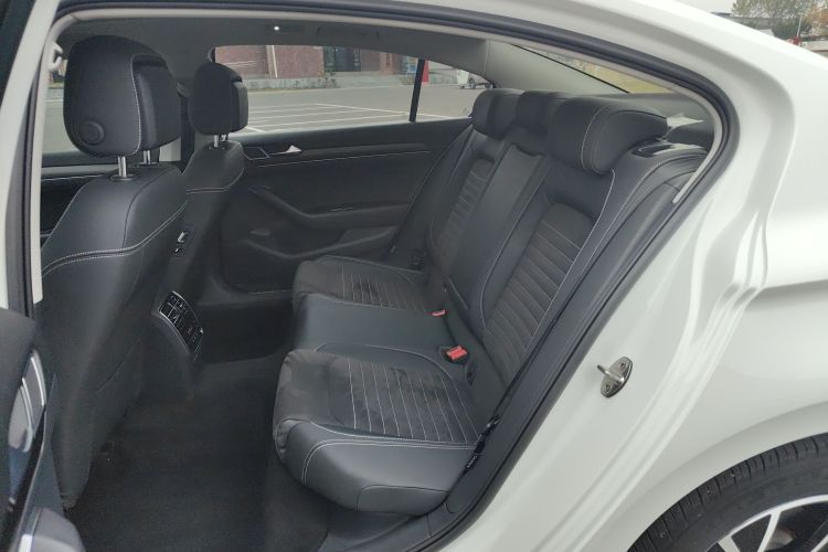 大众 迈腾 2020款 330TSI DSG 豪华型中控内饰7004