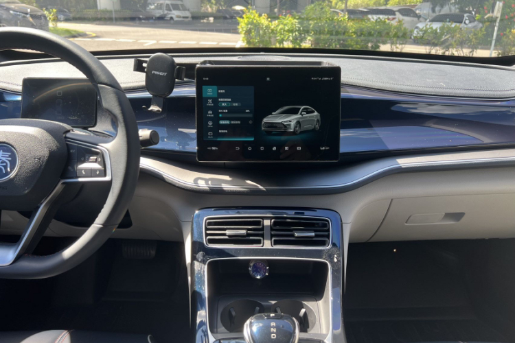 比亚迪 秦PLUS 2021款 DM-i 55KM 旗舰型局部细节16