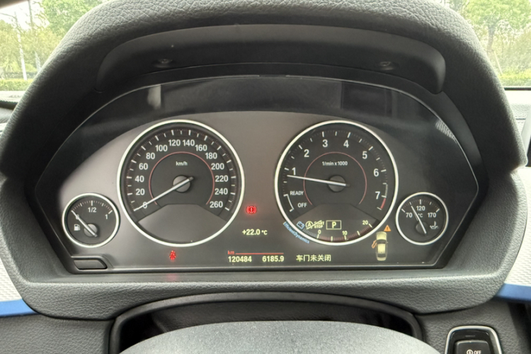 宝马3系 2018款 320i M运动套装中控内饰15