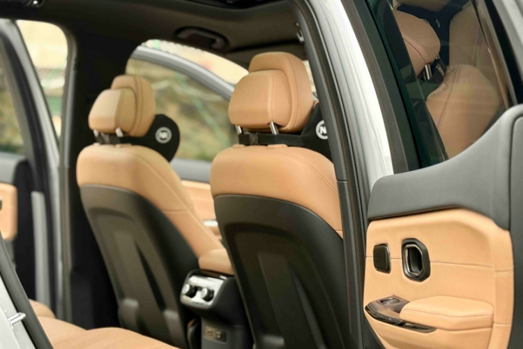 蔚来ES8 2020款 415KM 七座版中控内饰7009