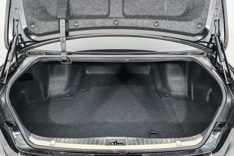 丰田 皇冠 2018款 2.0T 运动版中控内饰7008