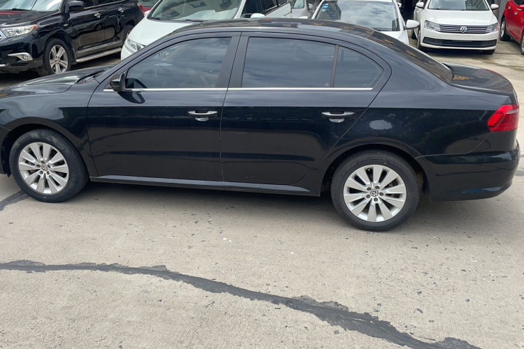 大众 朗逸 2013款 改款经典 1.6L 自动舒适版车身外观6005