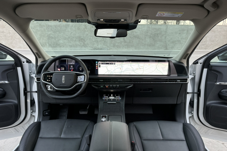 林肯 冒险家 2024款 2.0T 两驱尊雅版中控内饰7001