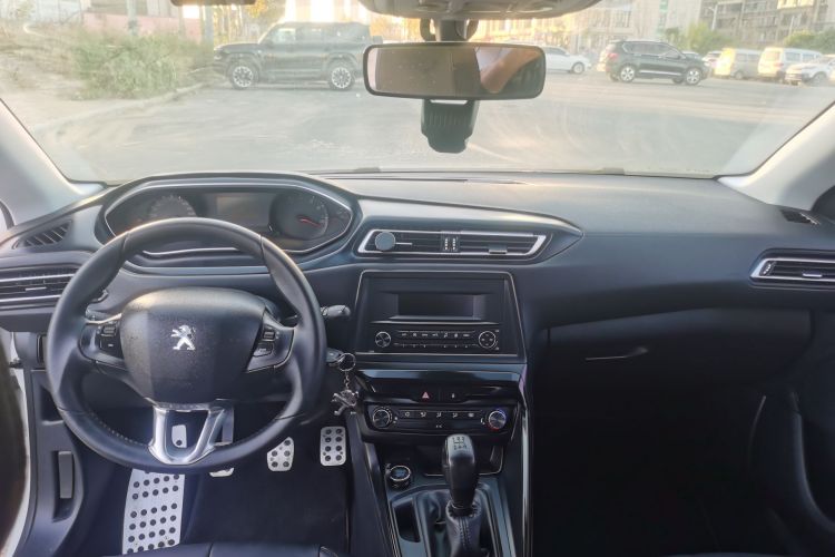 标致308 2018款 1.6L 手动时尚版中控内饰7003