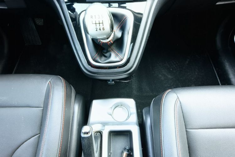 哈弗H6 2016款 升级版 1.5T 手动两驱精英型中控内饰7008