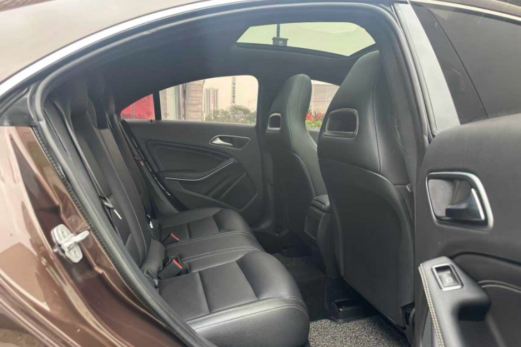 奔驰CLA 2016款 改款 CLA 200 动感型车身外观6008