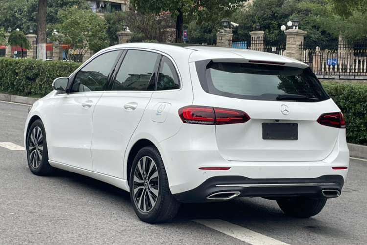 奔驰B级 2022款 改款 B 200 动感型车身外观6003