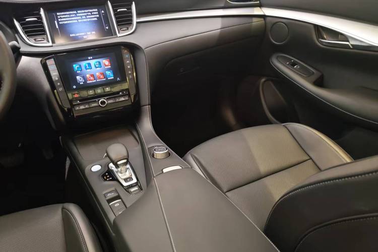英菲尼迪QX50 2022款 2.0T 两驱领航版中控内饰7004