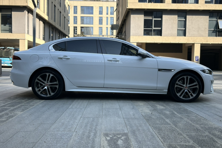 捷豹XEL 2022款 2.0T 250PS R-DYNAMIC S进取运动版车身外观6009