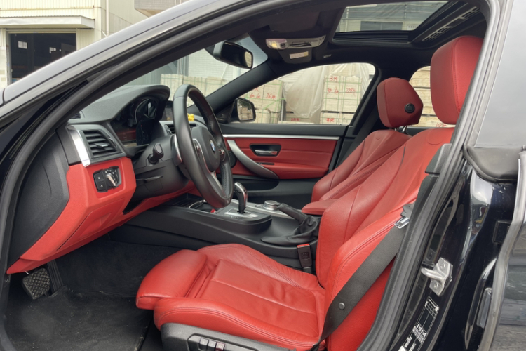 宝马4系 2019款 425i Gran Coupe M运动曜夜版中控内饰7002