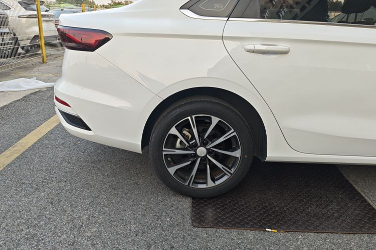 吉利汽车 帝豪 2025款 第4代 1.5L CVT旗舰型车身外观6007