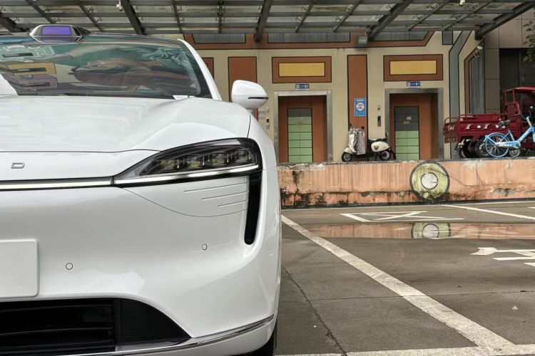 鸿蒙智行 智界R7 2024款 纯电 736km UItra车身外观6009