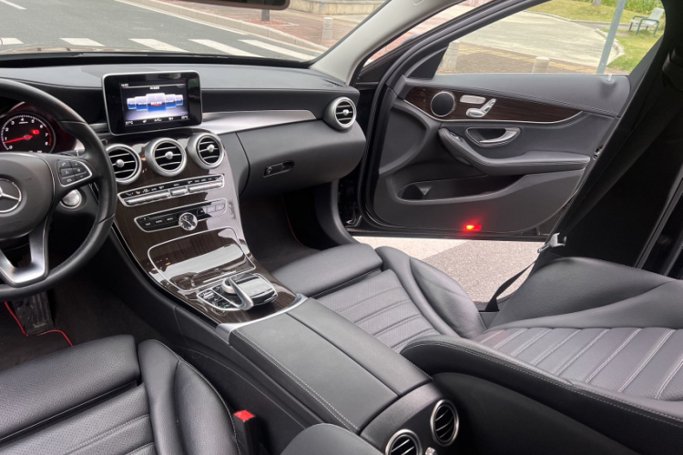 奔驰C级 2017款 改款 C 200 L中控内饰7006