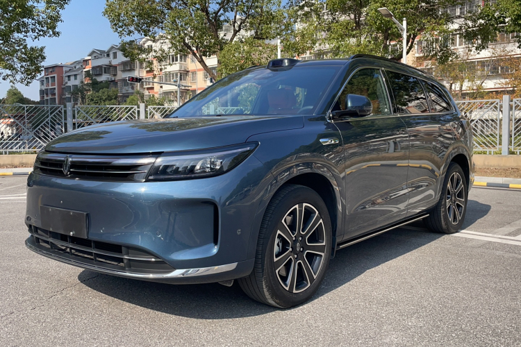 鸿蒙智行 问界M7 2024款 1.5T 智驾四驱Ultra版 5座车身外观1