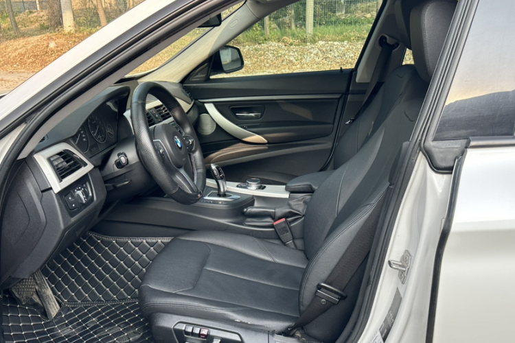 宝马3系GT 2017款 320i 时尚型车身外观6010