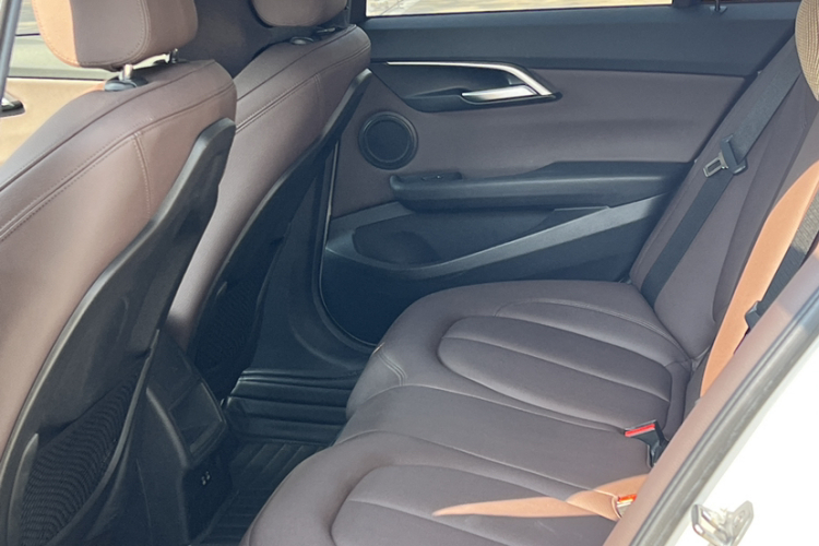 宝马1系 2020款 125i 领先型M运动套装中控内饰7007