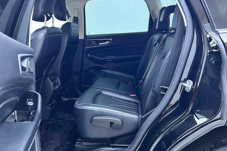 福特 锐界 2021款 PLUS EcoBoost 245 两驱豪锐型 7座中控内饰7011