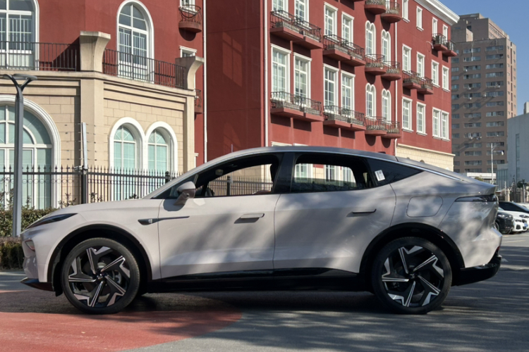 飞凡汽车 飞凡R7 2025款 长续版车身外观6014