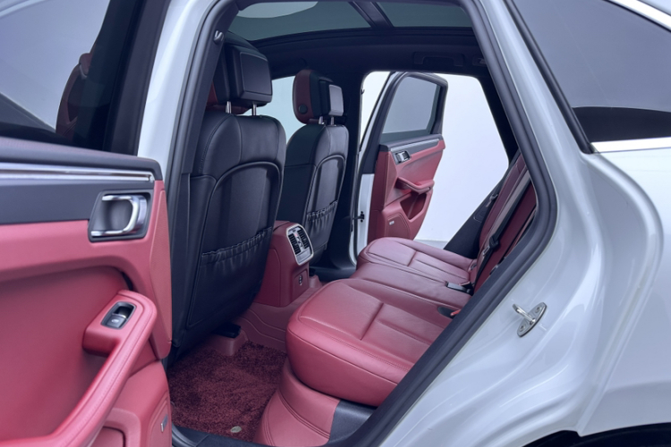 保时捷 2022款 Macan 2.0T中控内饰7004