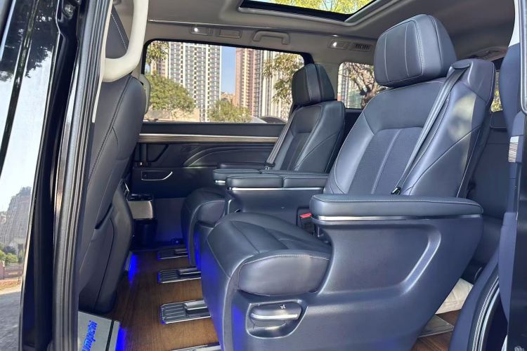 广汽传祺 传祺M8 2021款 大师系列 390T 尊贵版中控内饰7003