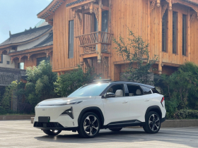 吉利银河 银河L7 2023款 1.5T 115km 星舰