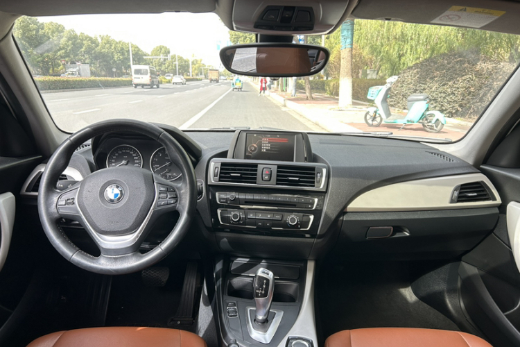 宝马1系(进口) 2016款 118i 领先型中控内饰7002