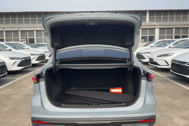 吉利银河 银河L6 2023款 125km 星舰局部细节23