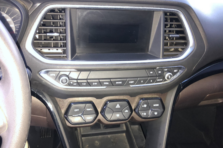 广汽传祺 传祺GS4 2015款 200T 手动舒适版局部细节16