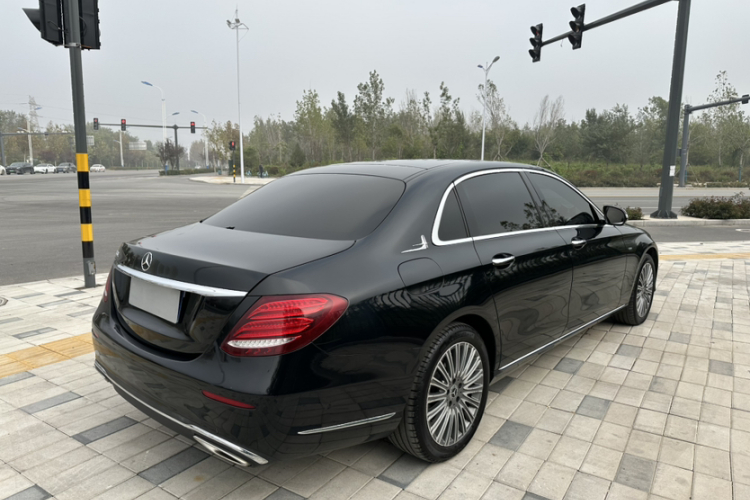 奔驰E级 2020款 改款 E 300 L 殊享版车身外观6003